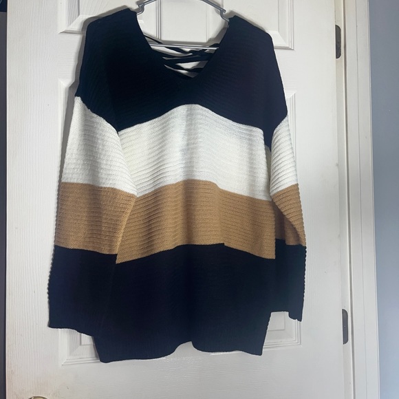 NWOT Plus Size size 3x color block vneck sweater with lace up back trendy - Picture 8 of 9